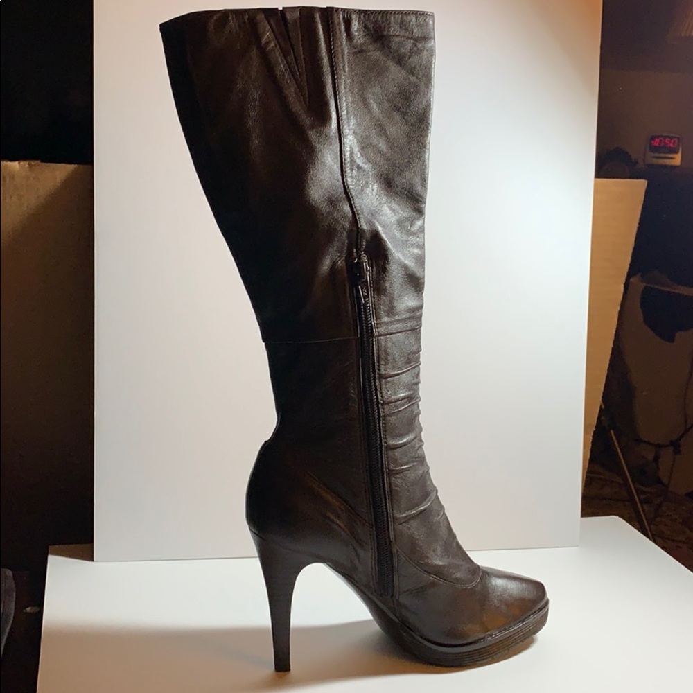 Woman’s Leather boots